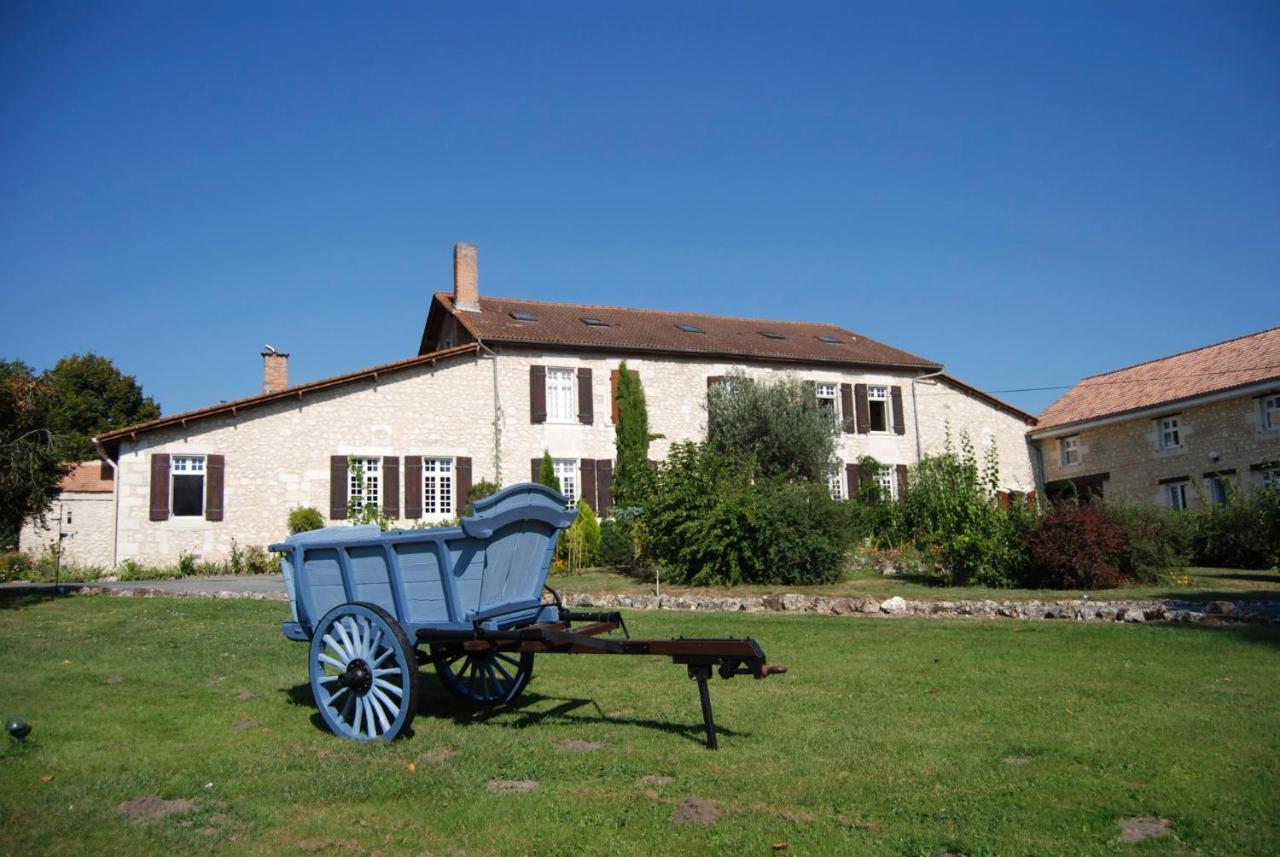 Le Logis Des Quatre Puits Bed & Breakfast