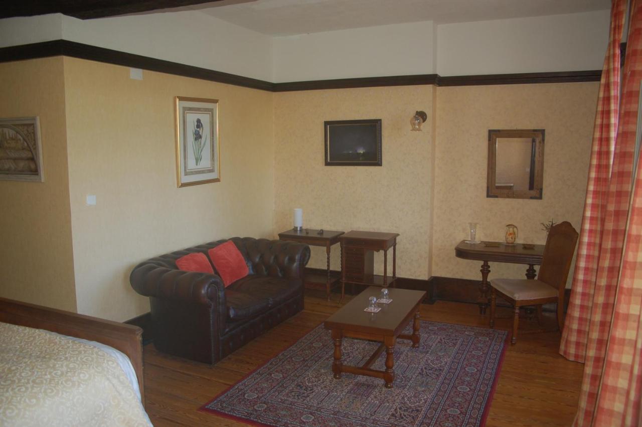Bed & Breakfast Le Logis Des Quatre Puits Neuvicq-Montguyon