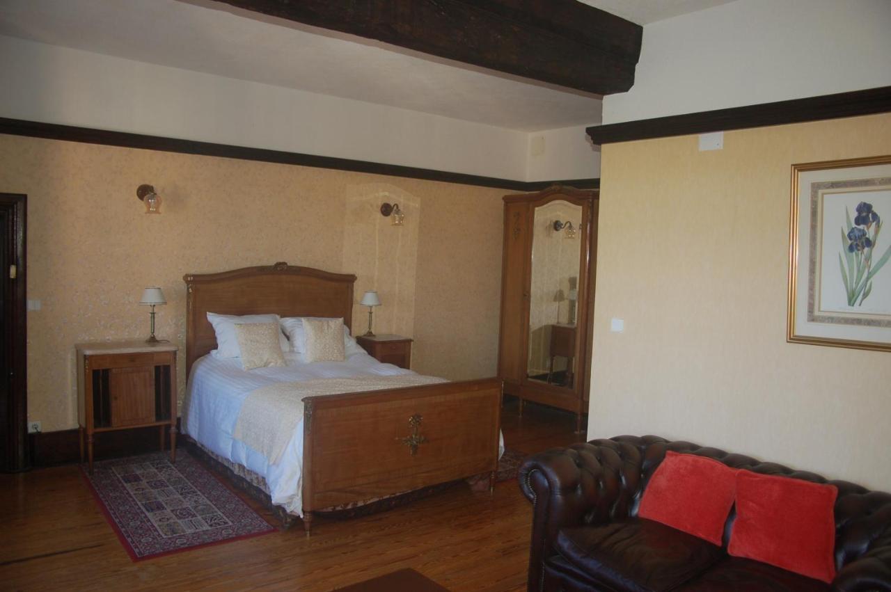 Le Logis Des Quatre Puits Bed & Breakfast *