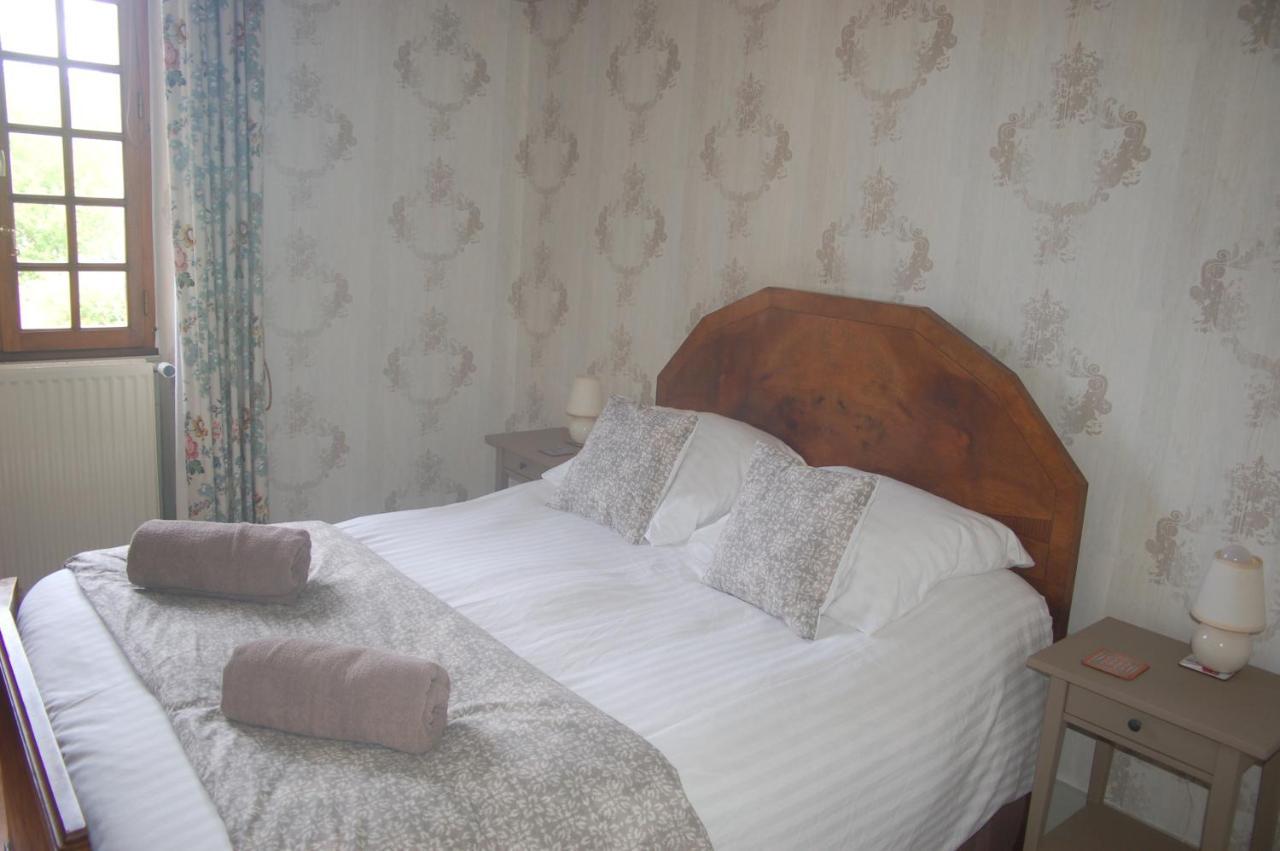 Le Logis Des Quatre Puits Bed & Breakfast *