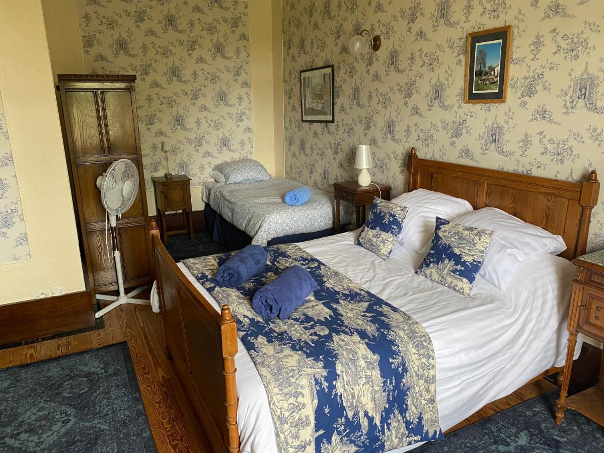 Le Logis Des Quatre Puits Couette-café